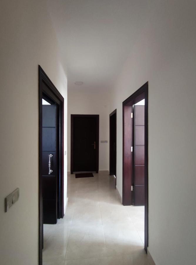 Red Rose City Apartment วาดี มูซา ภายนอก รูปภาพ